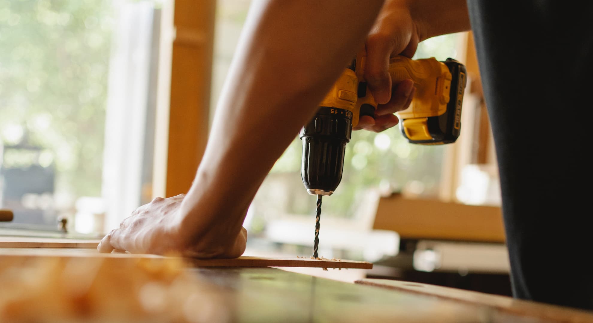 Person drilling with a powerdrill